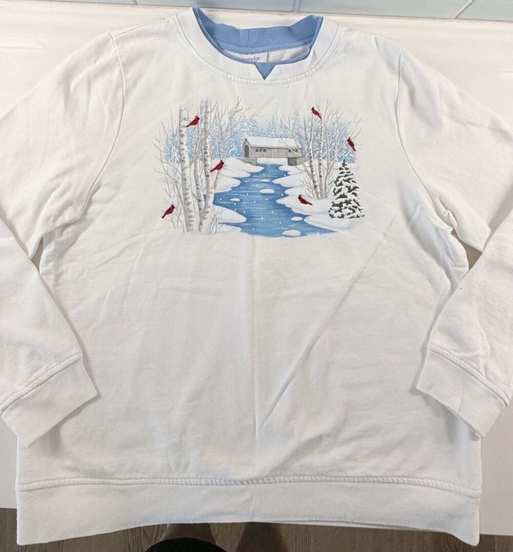 Breckenridge Winter Scene with Cardinals Sweatshirt Size L